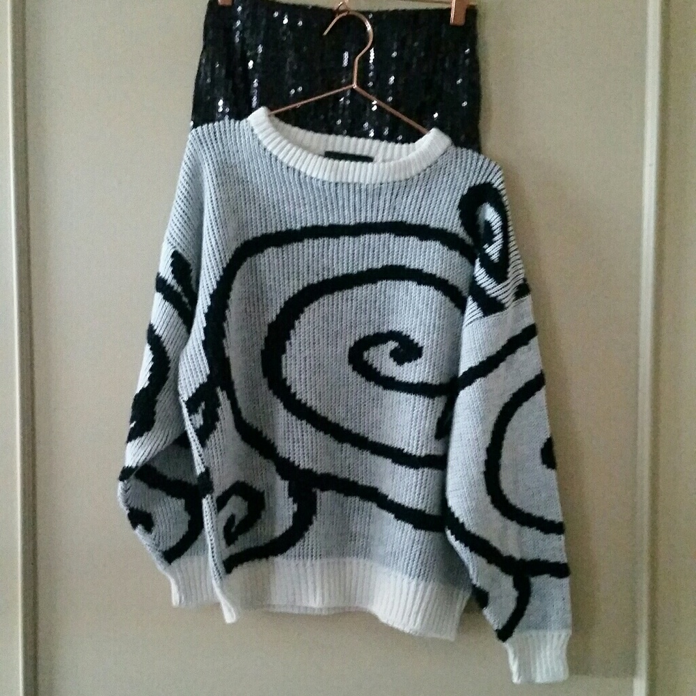 VINTAGE OVERSIZED KNIT SWEATER